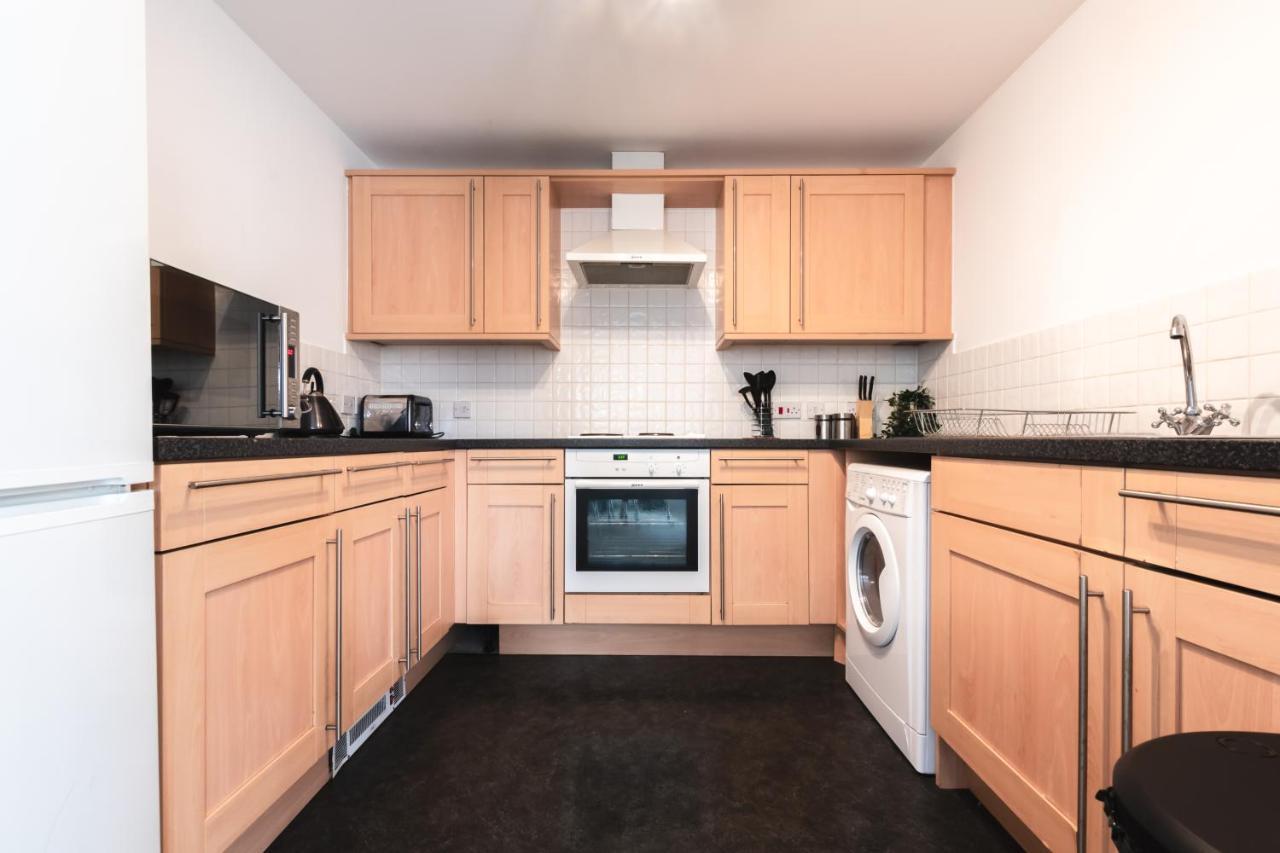 Best Price! Large Spacious 2 Bed Apartment - King Size Or Single Beds, Sofabeds, Smart Tvs, Free Parking Southampton Exterior foto
